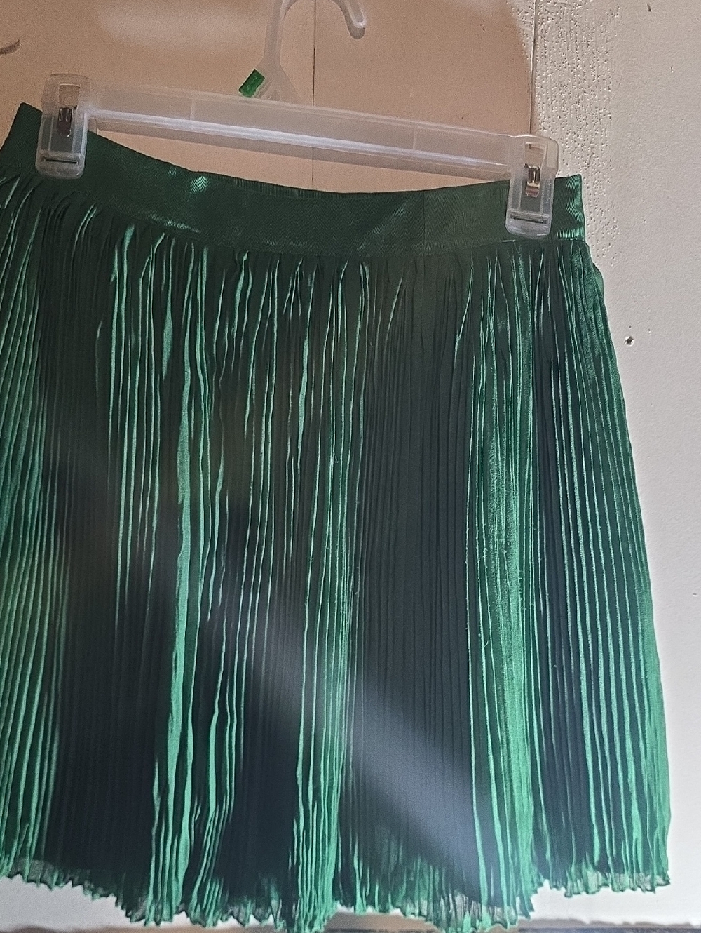 Club Monaco Pleated Shimmer Mini Skirt in Emerald Green